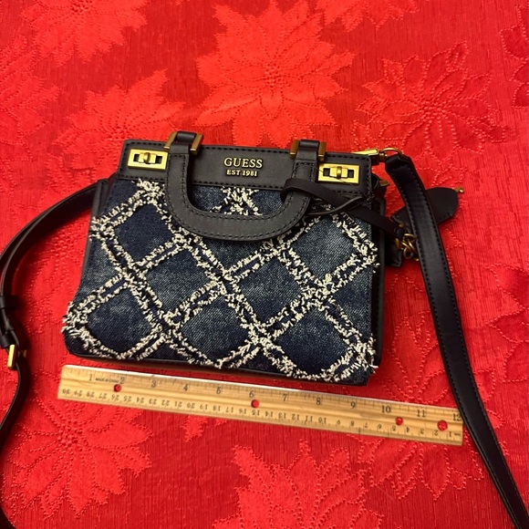 Guess handbag - Picture 4 of 8